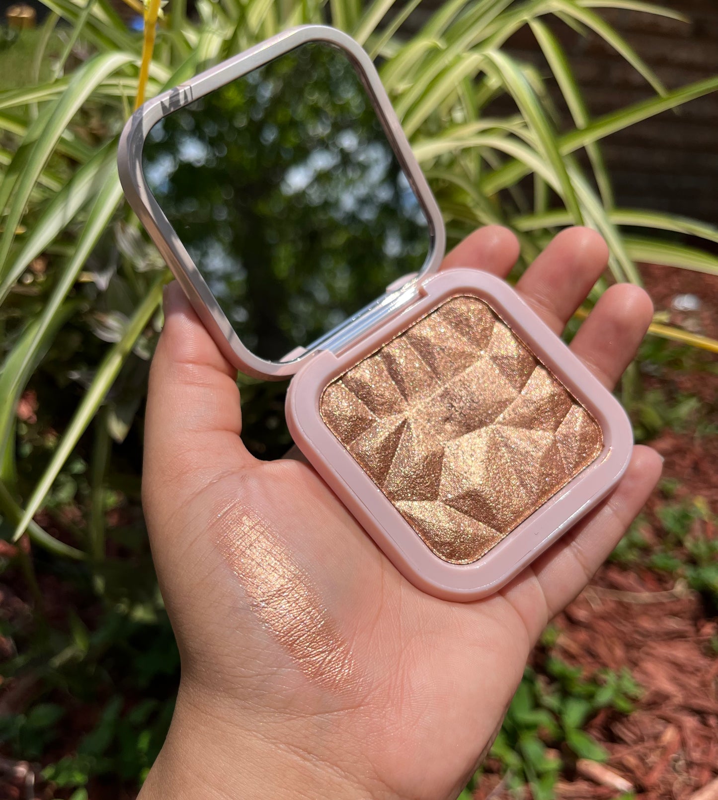 Caramel Kisses Highlighter